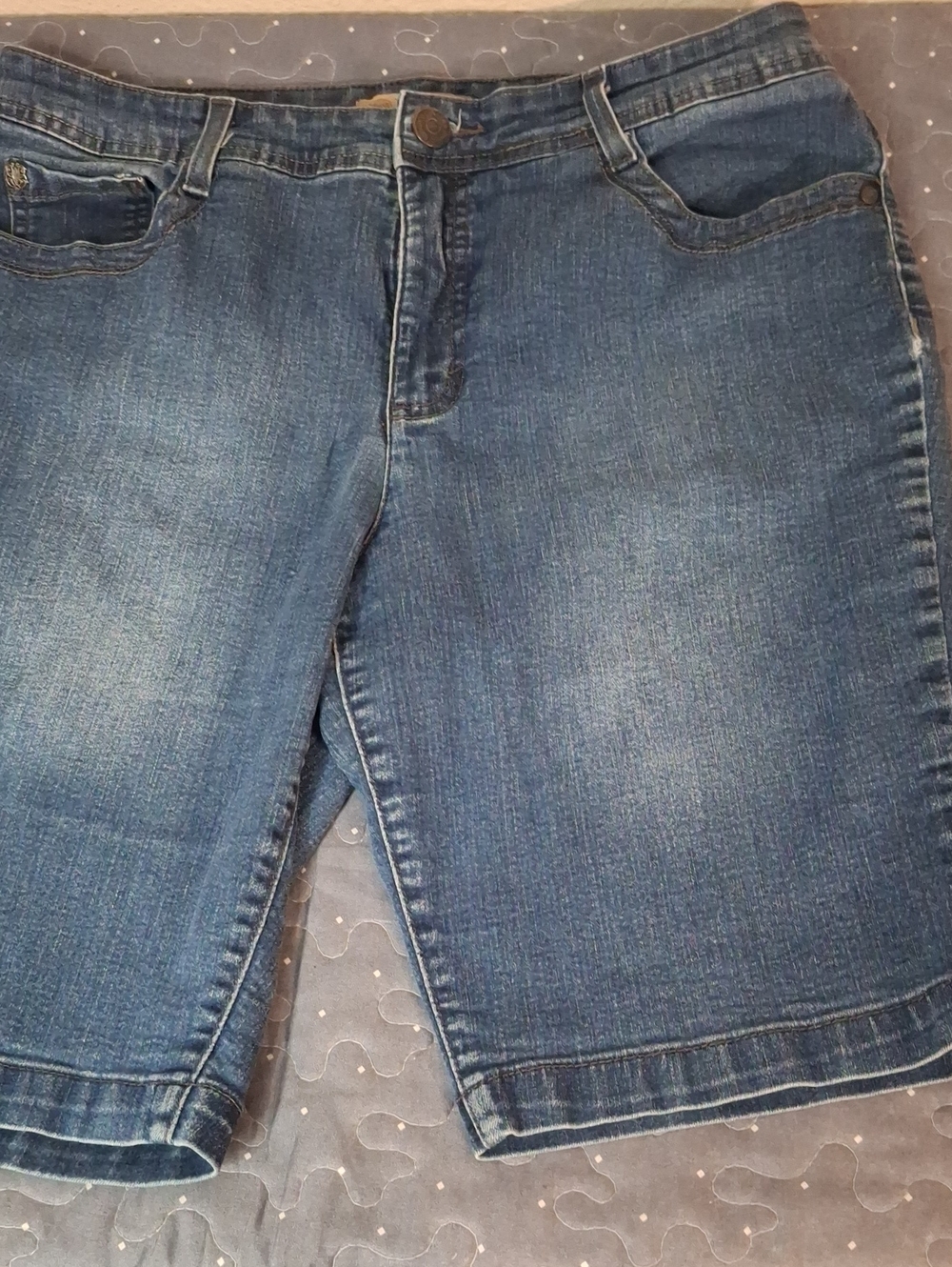 Vintage America Mid Wash Denim Shorts size 14